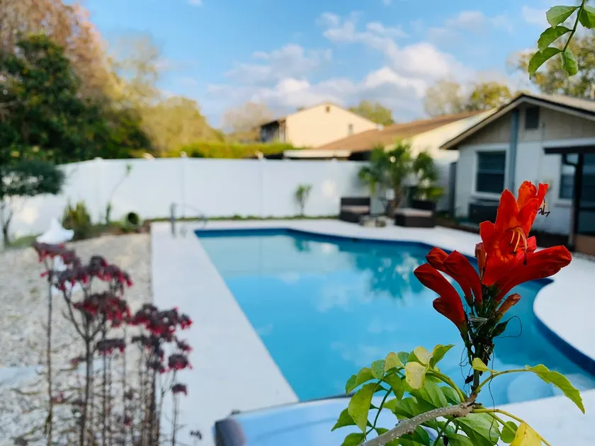 ¡25% OFF in August! Eco Getaway & Golf-Heated Pool - Image 1