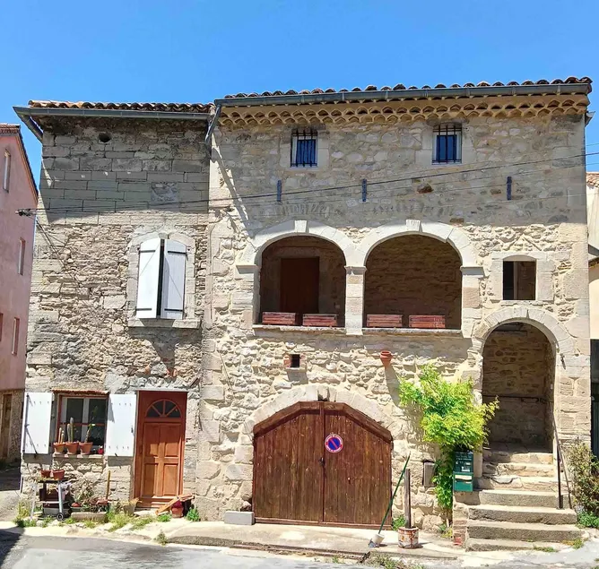 Character house - Image 1