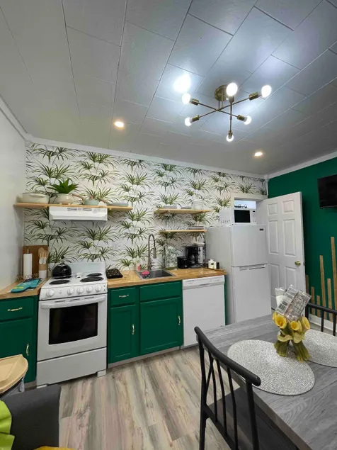 Green olive studio! - Image 1