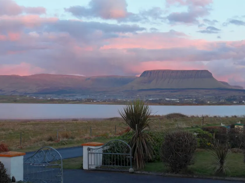 Streedagh Point home with stunning view - Image 1
