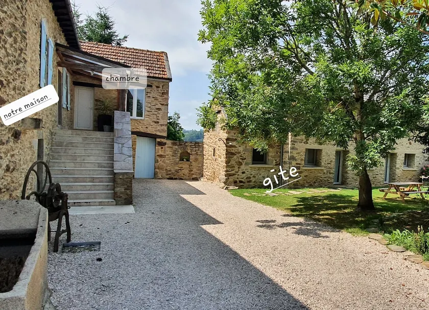 Bienchezmoi12—A Lovely Getaway - Image 1