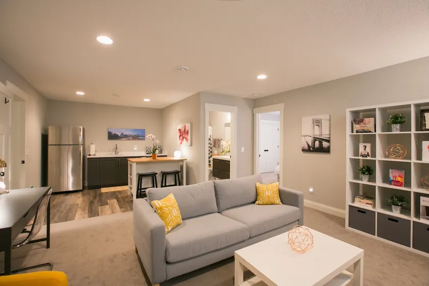 Modern Metro Suite • Private Entrance • Sep Floor - Image 1