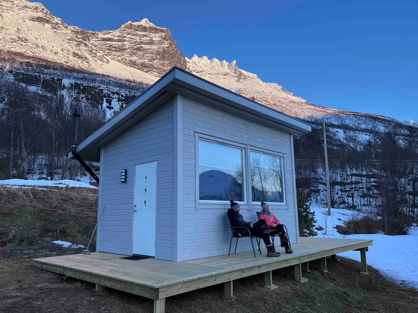 Sabine’s Compact Cabin - Image 1