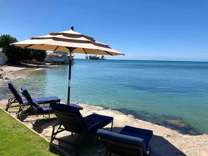Stunning Beach Front Property - Image 1