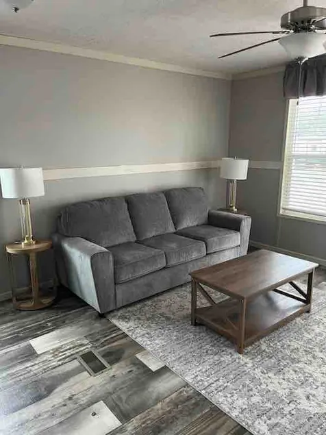 Delightful 2BR Home with Wi-Fi & Laundry - Image 1