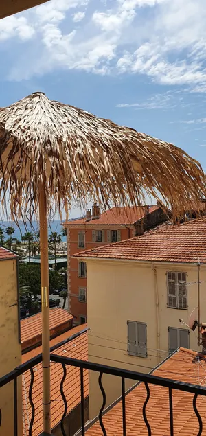 Lejlighed med havudsigt beliggende i den gamle del af Menton. Unikt veludstyret - Image 1