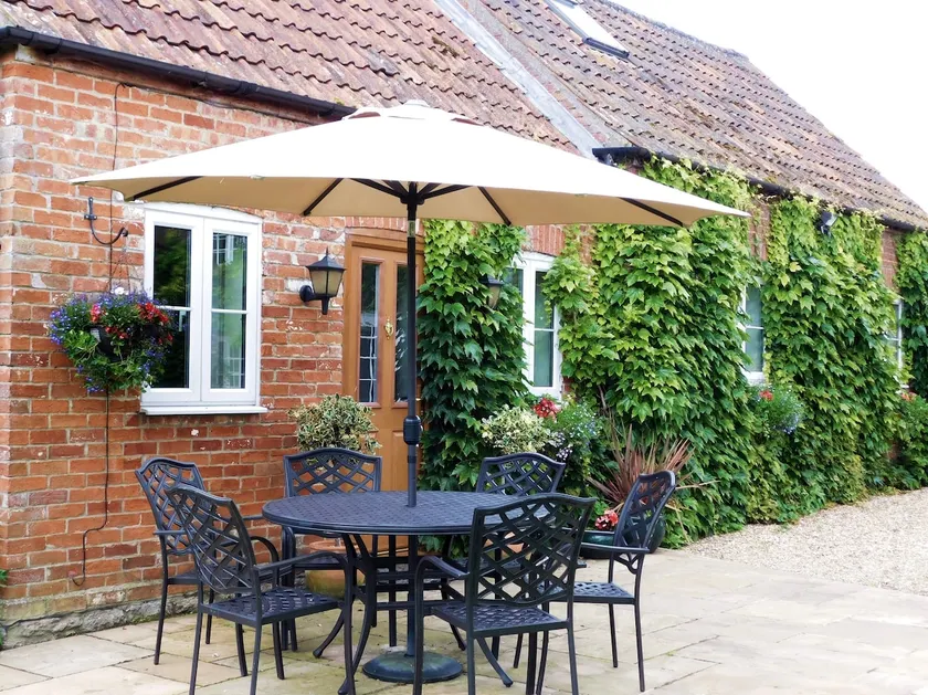 Swallow Cottage @ Olivemead Farm - Image 1