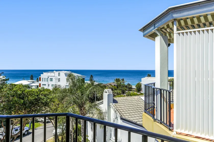 Cosy apartment with ocean views, Sunshine Beach - Image 1