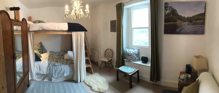 Bright flat in heart of picturesque Chagford - Image 1
