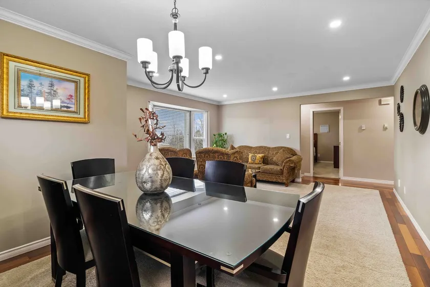 Cheerful 4 Bedroom House with Huge Patio - Image 1