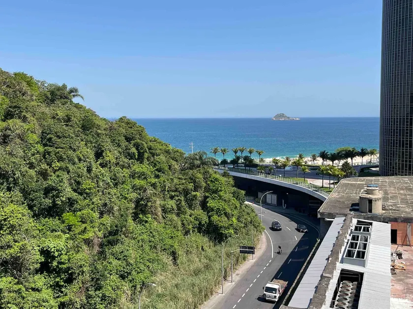 São Conrado 2 Bedrooms, one block from the beach and Shopping - Image 1