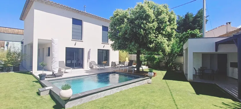 New villa with heated pool from April 12, 29° - Image 1