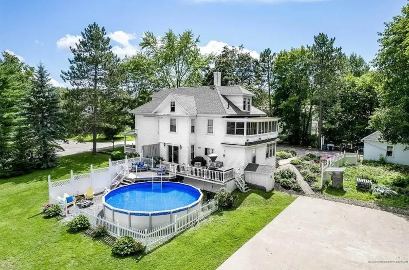 Maine Lakehouse Retreat - Image 1