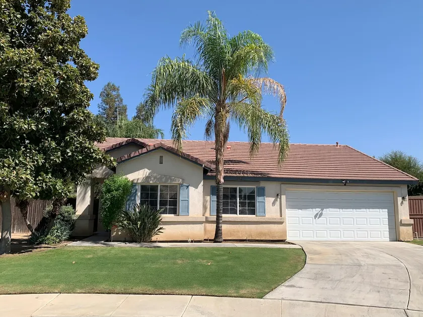 Large Luxury Home w/ Pool - 3 bedrooms and 3 bath - Image 1