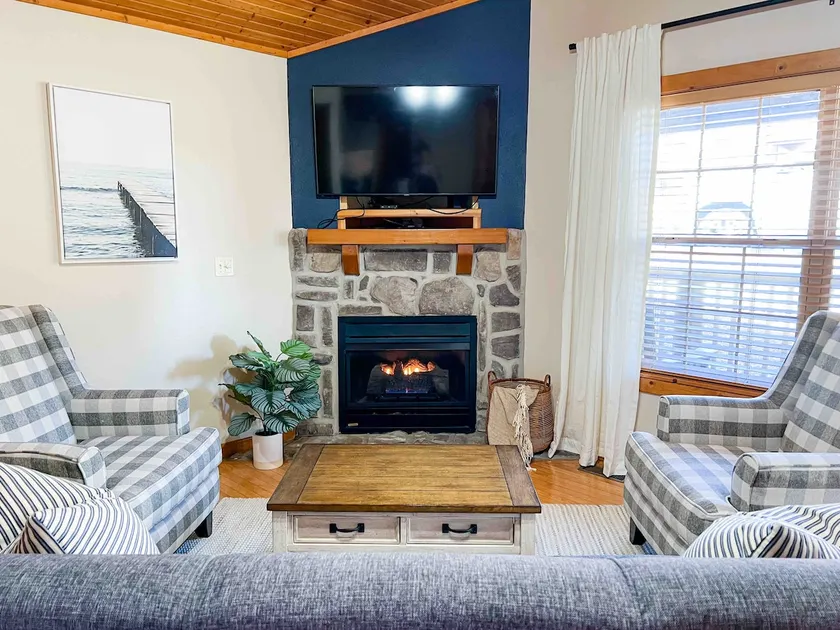 Branson Cabin with Two Master Suites! - Image 1