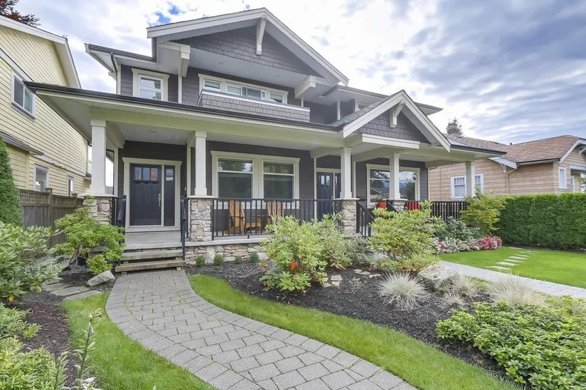 Perfect Central Lonsdale Location! - Image 1