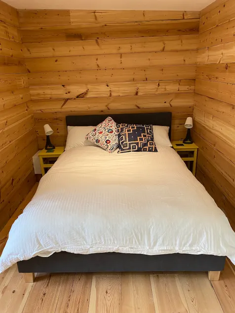 Unique Wooden Cabin in Lewes - Image 1