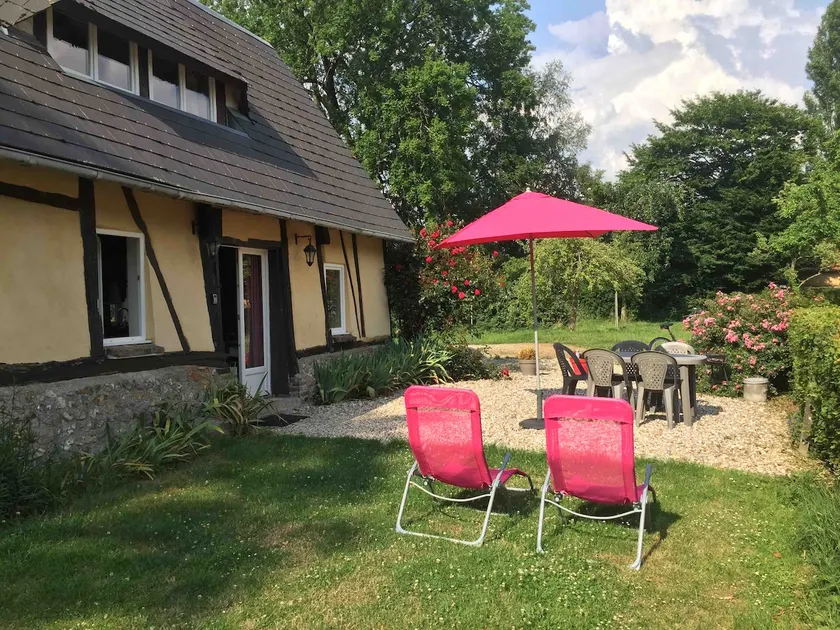 Normandy house among the apple trees - Image 1