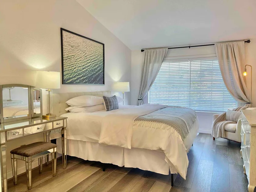 Stylish and Clean Three Bedroom Townhome - Image 1
