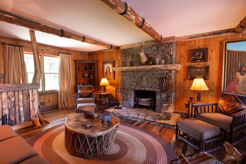 Boone's Cabin - Image 1