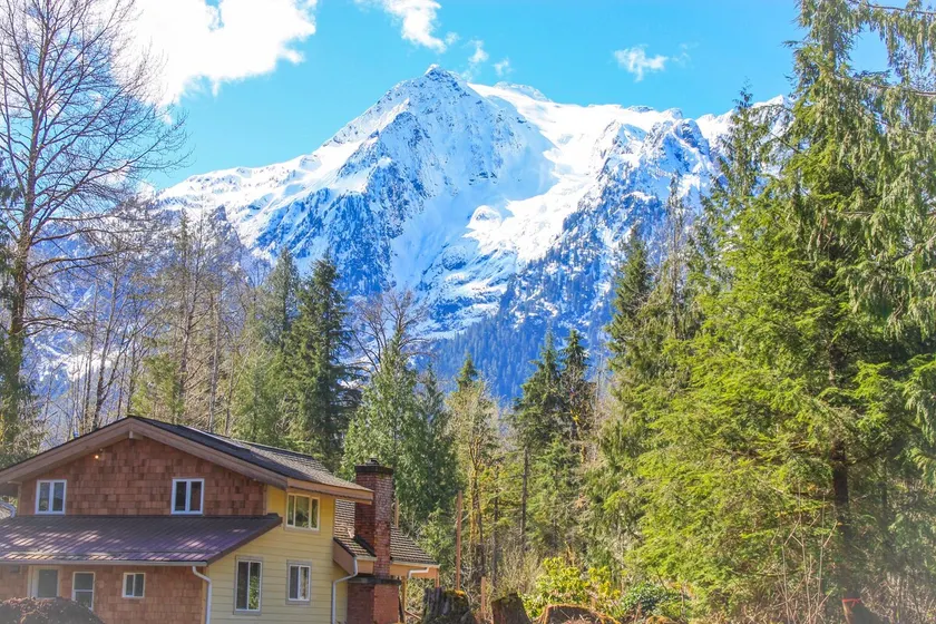 Cabin with Glacier View - Image 1
