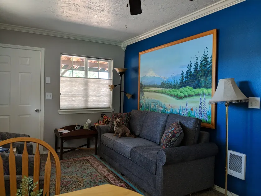 Adams Corner, WiFi, courtyd w/games Sewist access - Image 1