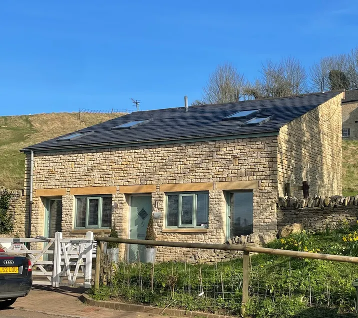 Boutique, Hilltop Cotswold Country Cottage - Image 1