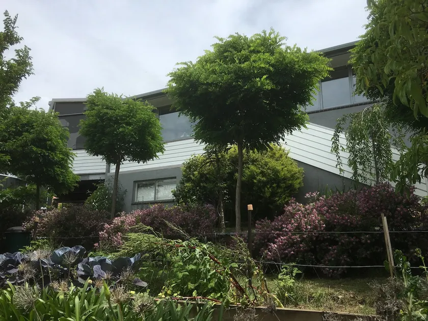 Self Contained - Fantastic Location - Image 1