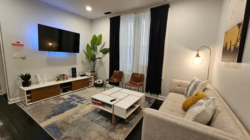 Pet Friendly Beauty in Iconic Neighborhood! - Image 1