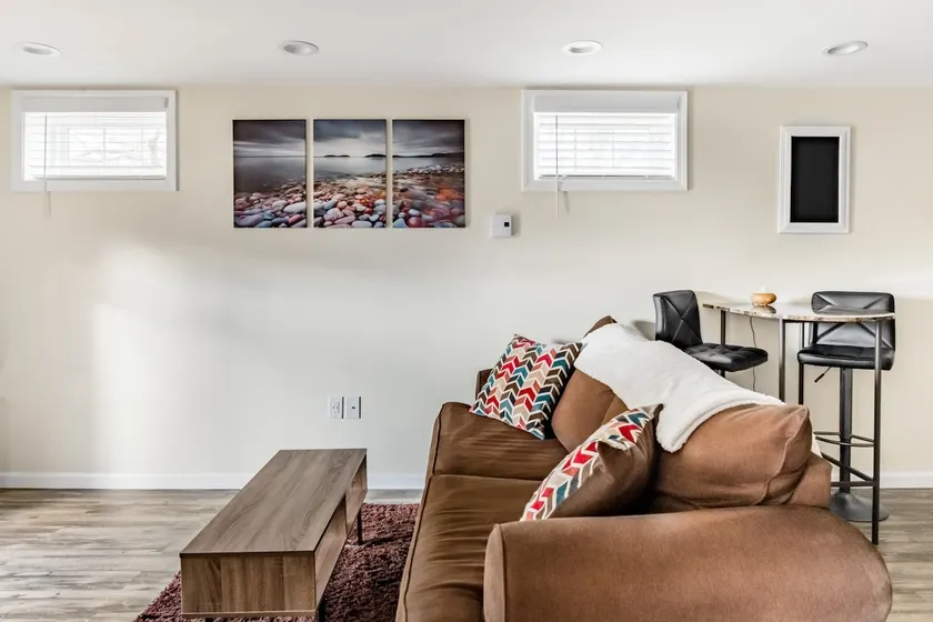 Cozy 2BR w/ Fireplace 5 Points Gem 1.2 mi 2 Dwntwn - Image 1