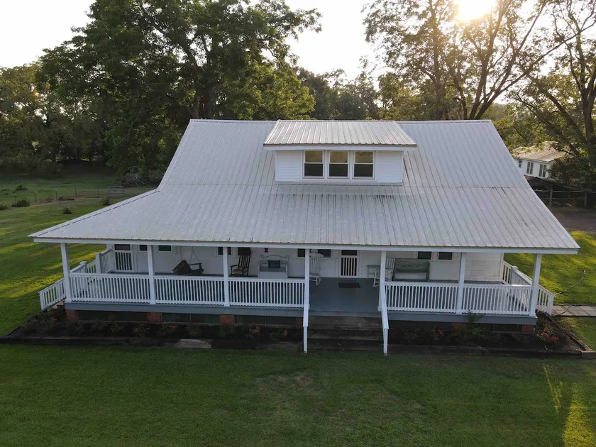 Cook Country Cottage - Image 1