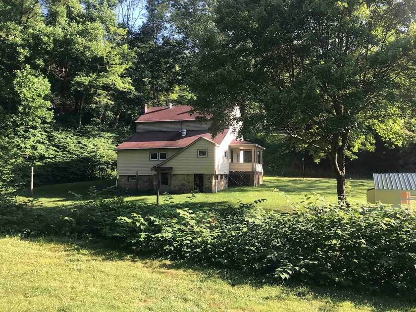 Quiet Wooded Setting Close to Everything - Image 1