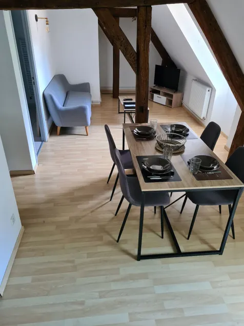 2 bedroom apartment at the foot of the castle – parking - Image 1