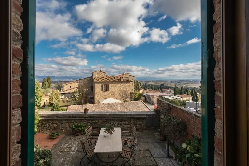 The garden on the walls - Image 1