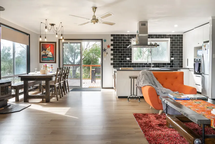 Island Family Home - Image 1