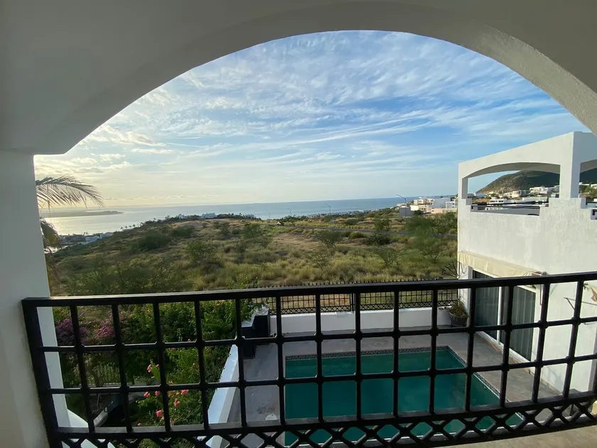 Sunset Haven: Stunning Views - Image 1