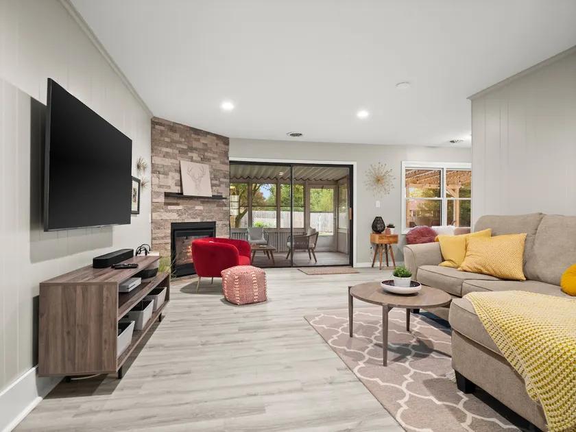 Stylish Ranch! TV’s, 3 Bed, 2 Bath, Nice Area! - Image 1
