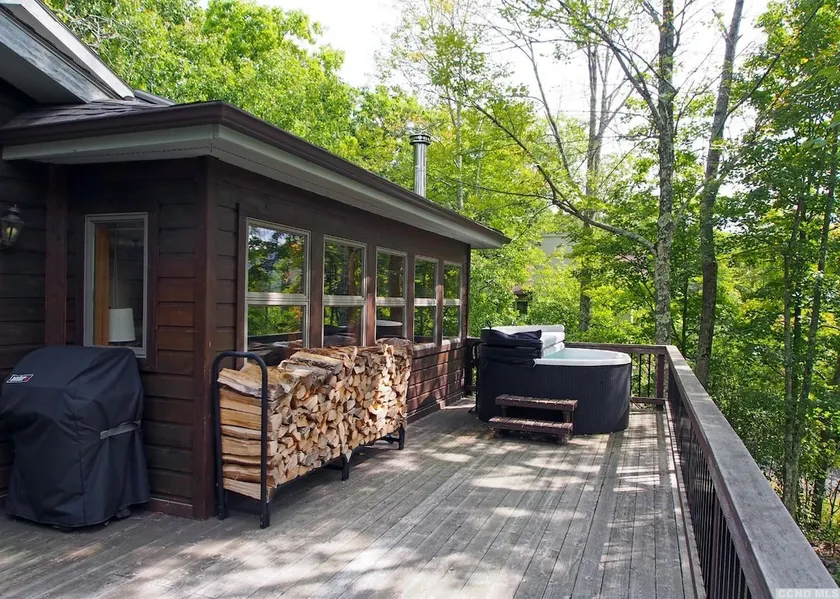 Mountaintop Lookout with Hot Tub under the Stars - Image 1