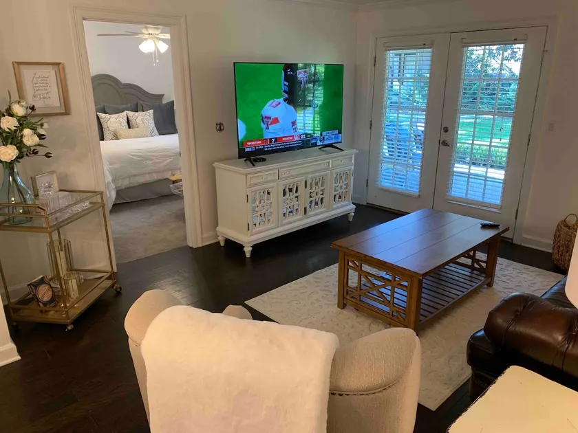 Updated 2BR 2BA condo walking distance to stadiums - Image 1