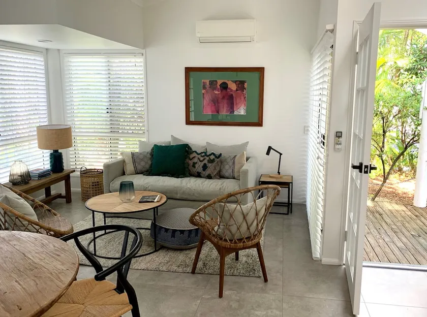 Inspiring, light-filled, modern unit - Image 1