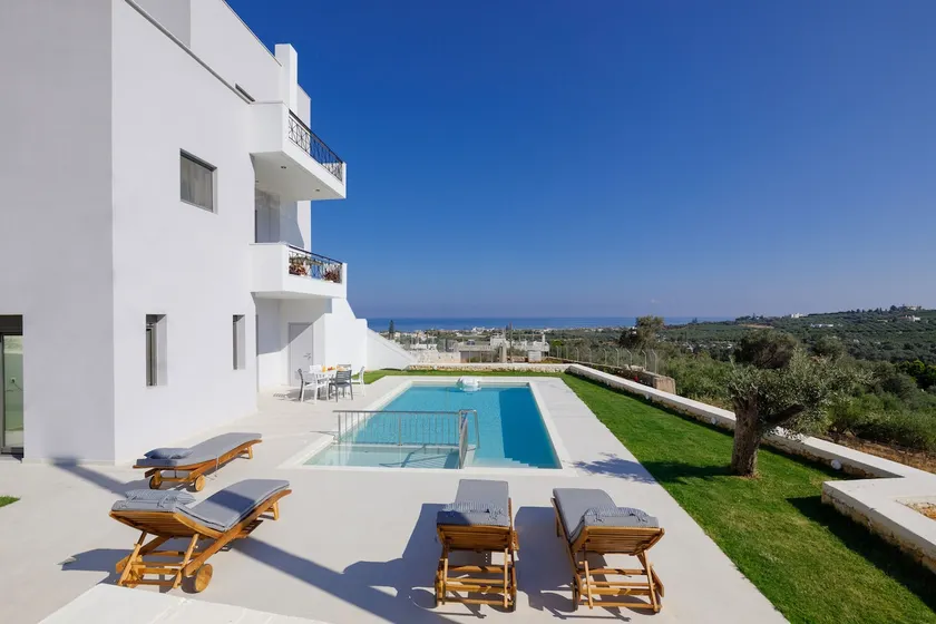 New apartment with private pool, close to the beach and the town of Rethymno. - Image 1