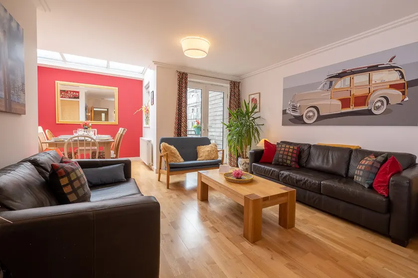 Host & Stay - Kingscote Townhouse - Image 1