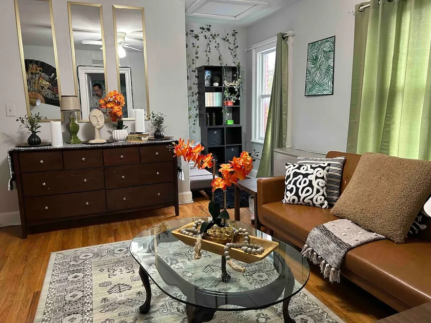 Chic Madison Parkview - Image 1