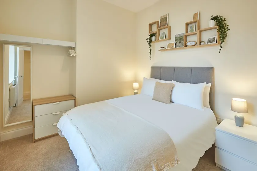 Host & Stay - South Cliff Apartment - Image 1