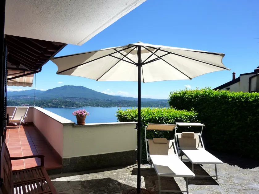 \"NIDO SUL LAGO\" eksklusive Attiko med fantastisk hav og panoramaudsigt - Image 1