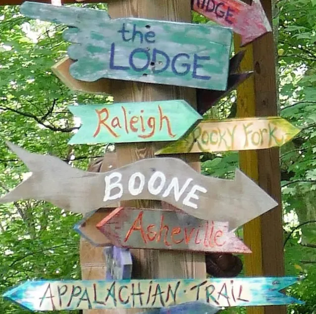Hideaway from it all ! Holyfield Hideaway, Flag Pond, Tennessee - Image 1