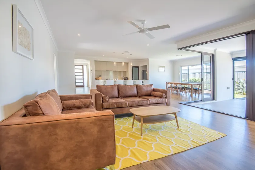 Bright spacious Noosa family home - Image 1