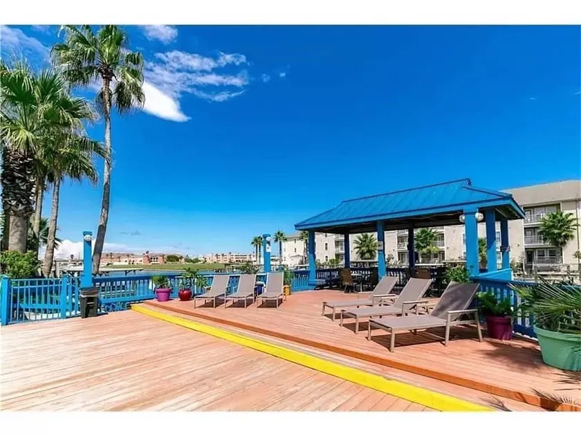 8❤️Fishing dock❤️Ground Floor❤️hot tub❤️Beach❤️king bed - Image 1