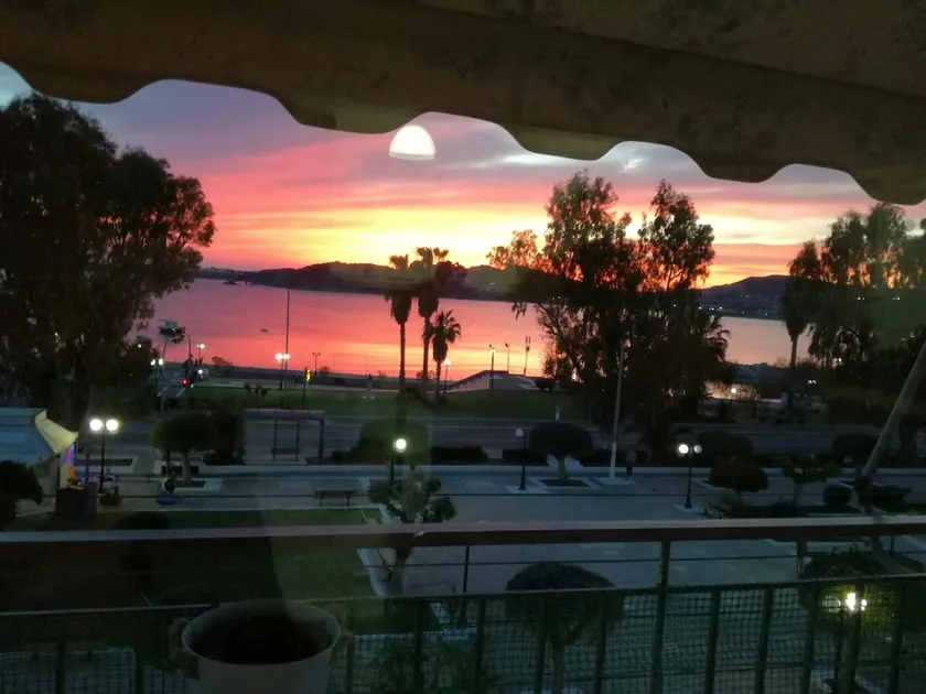 Sea Side Apartment - Image 1