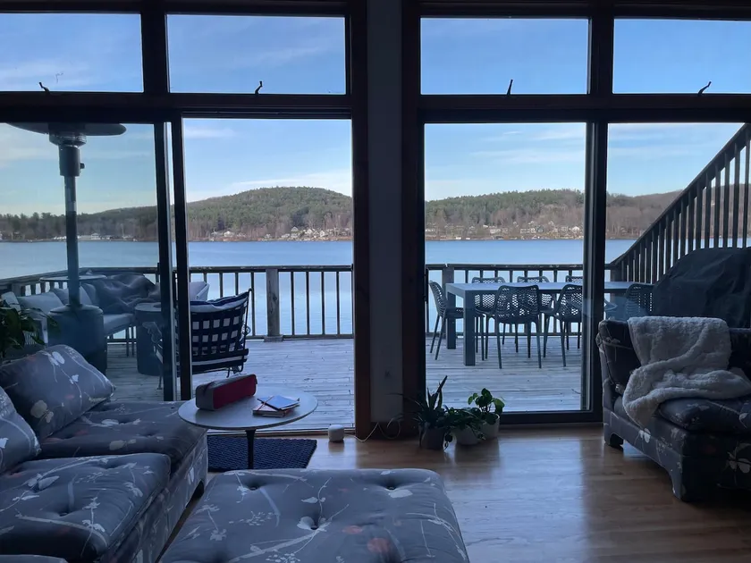 Lakefront close to ski & shopping - Image 1